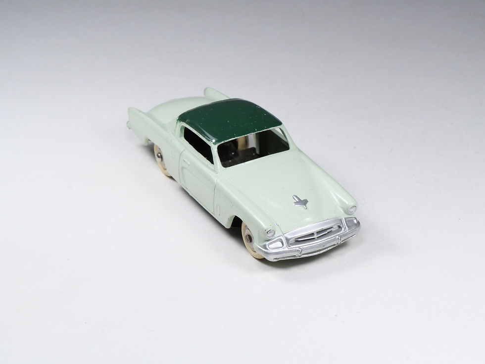 Miniatura: DINKY TOYS FRANCE - 24Y - Studebaker Commander - Deux tons de vert - En boite