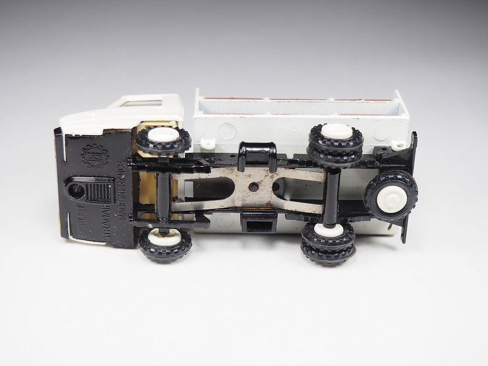 Miniatura: FRANCE JOUETS - 708 - BERLIET STRADAIR « PIERVAL » - 1/43