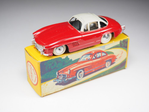 MINIATURE 1/43& NEUVE MERCEDES - BENZ 300 SL de marque QUIRALU MINIATURE 1/43& NEUVE MERCEDES - BENZ 300 SL de marque QUIRALU