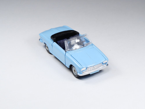 DINKY TOYS FRANCE - 511 - Peugeot 204 - Bleu Ciel - En boite