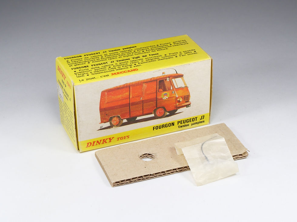 Thumbnail: DINKY TOYS FRANCE - 570 P - Peugeot J7 Fourgon Pompier - En boite