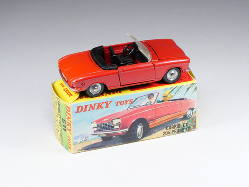 DINKY TOYS FRANCE - 511 - Peugeot 204 - Rouge - En boite | BRICABOCK