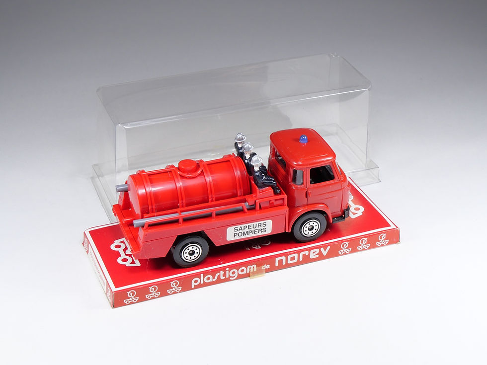 Miniatura: NOREV PLASTIGAM - 220 - Saviem Citerne Pompiers - En boite