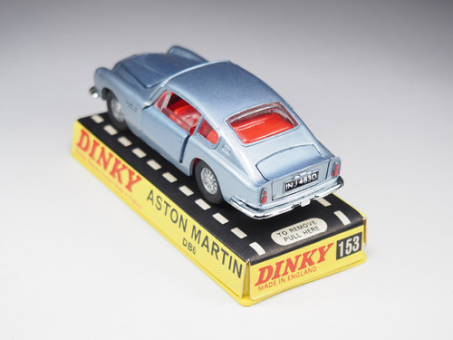 DINKY TOYS ENGLAND - 153 - Aston Martin DB6 - Bleu glacier