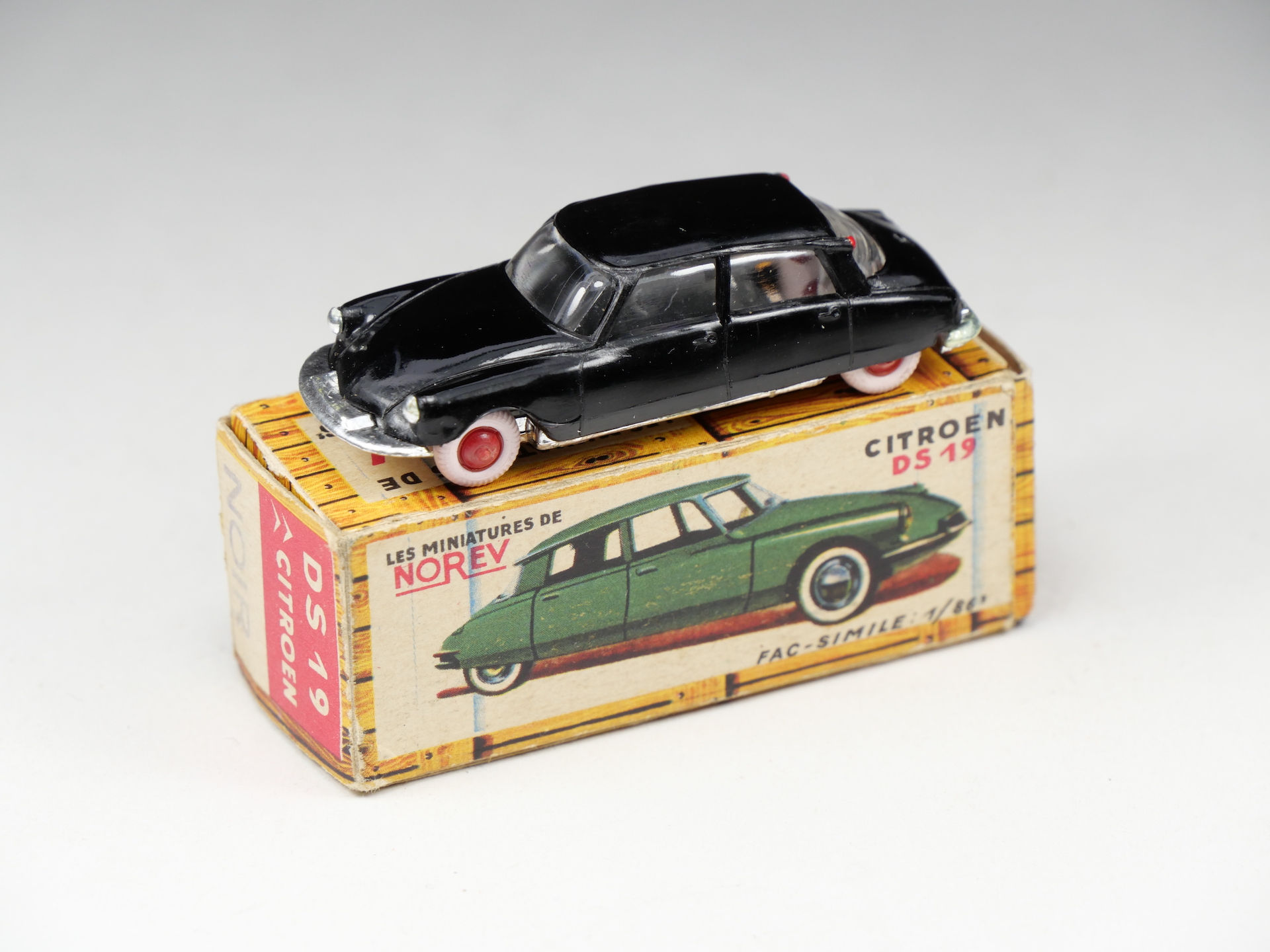 NOREV - Micro-miniatures - 1/87 - Citroen DS - Noir - En boite