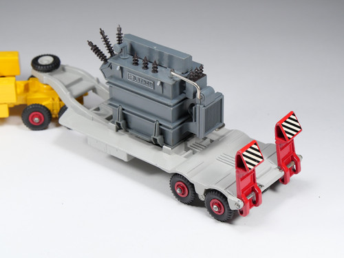 DINKY TOYS ENGLAND - 908 - Mighty Antar with Transformator