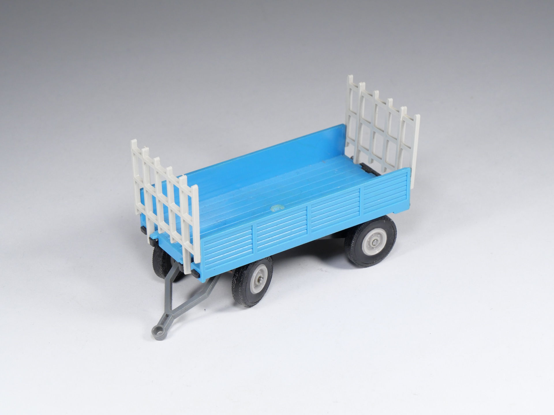 NOREV - 105 / 106 - Remorque Fourragère Normandie - Bleue