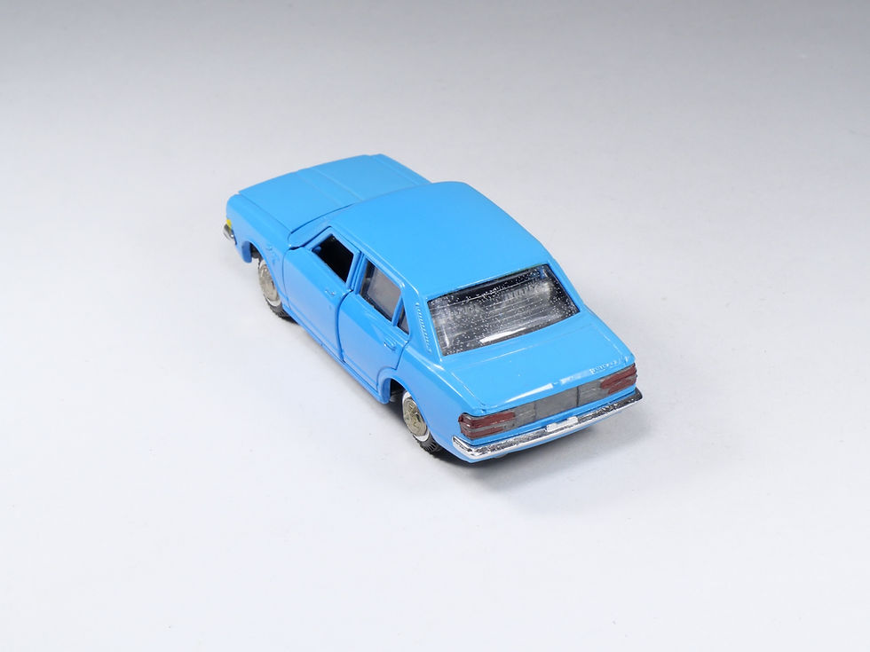 Miniature : YONEZAWA - 215 - Toyota New Corona 1700 SL - Bleu - 1/43