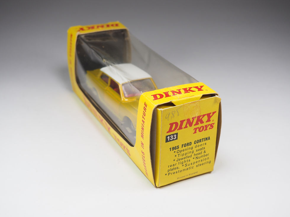 Miniatura: DINKY TOYS ENGLAND - 133 - 1965 Ford Cortina - 1/43