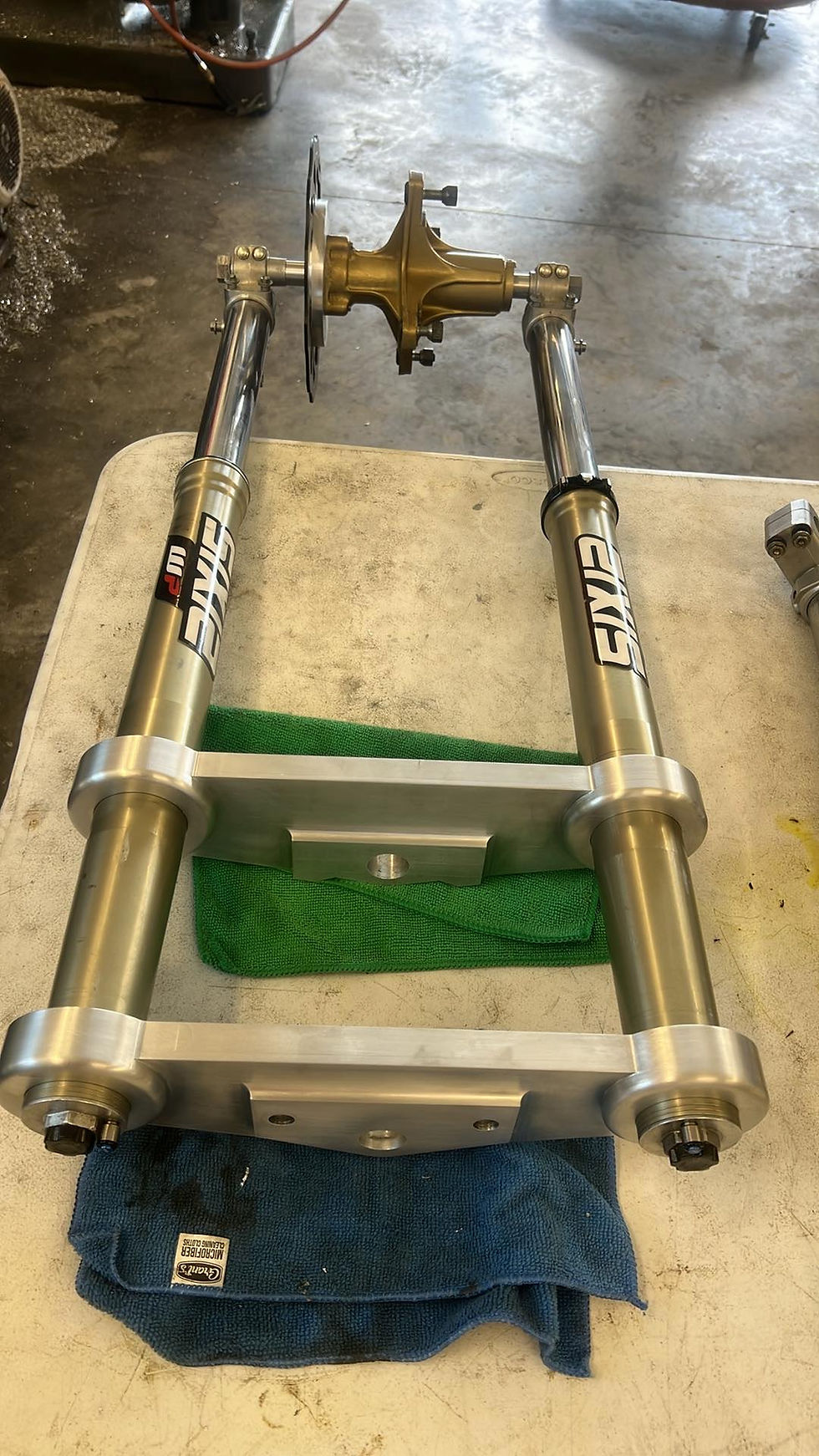 Thumbnail: 250R 1985-1986 Invert Clamps
