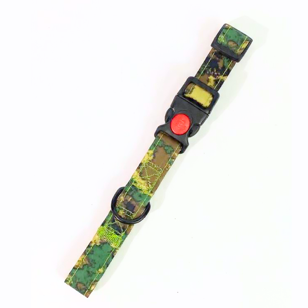 Miniatura: Collar con diseño militar