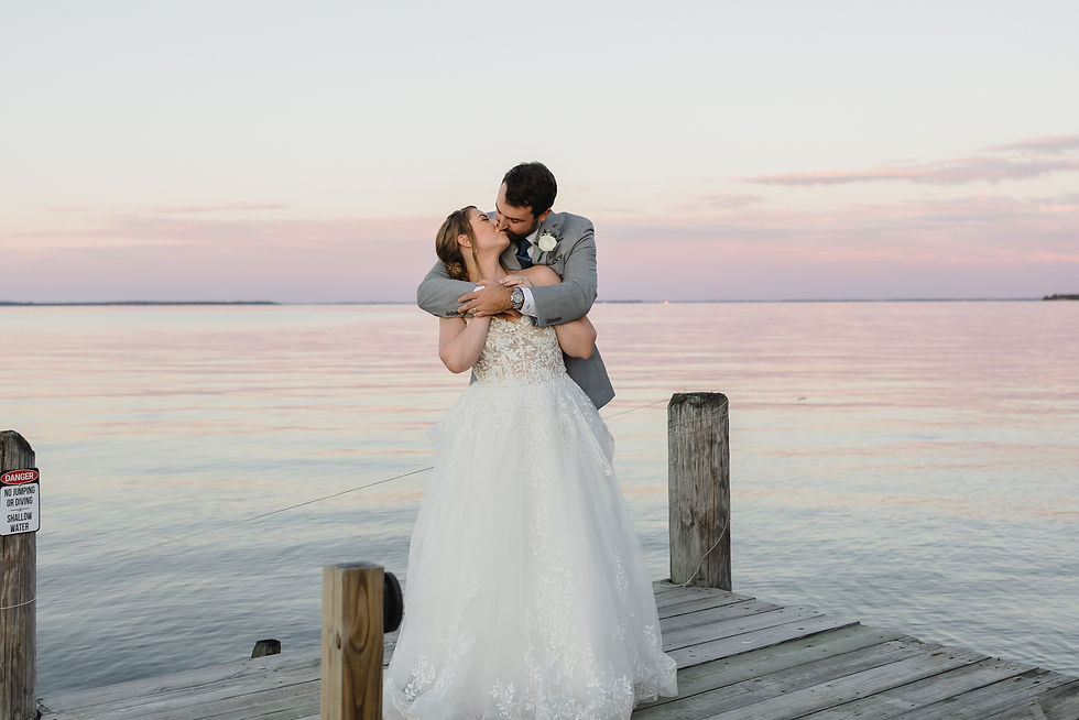 Island View Waterfront wedding photos, waterfront wedding photography, scenic wedding photo locations, wedding portraits, bride and groom photos, waterfront backdrop