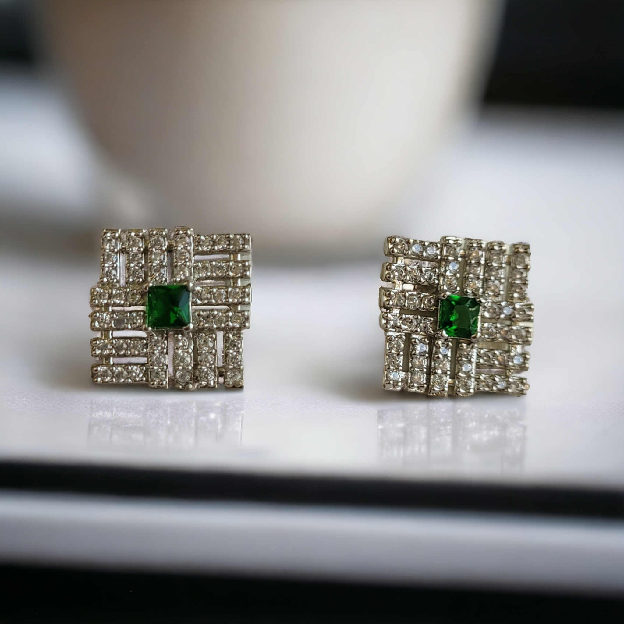 Small Elegant Statement AD Stud