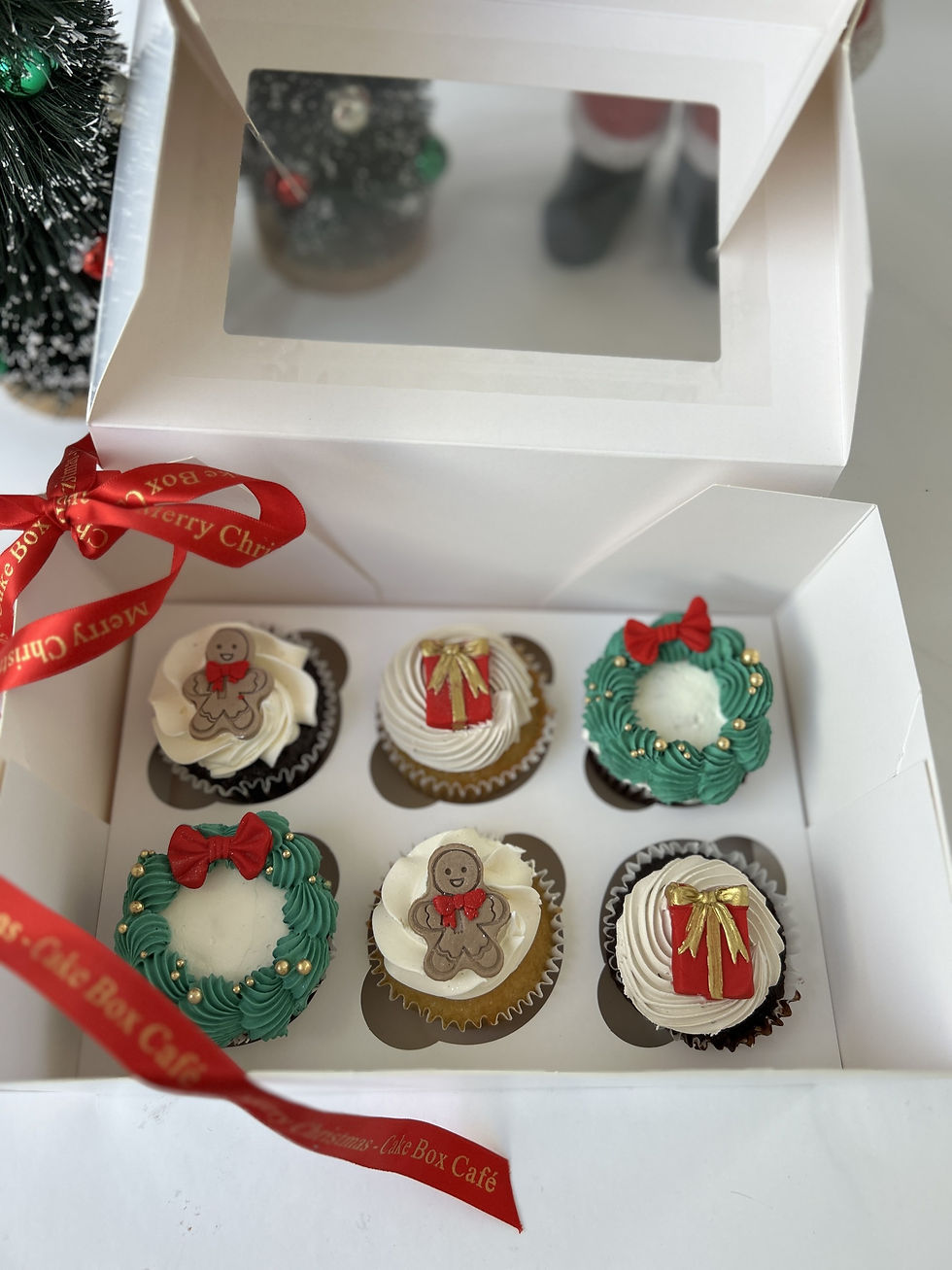 Christmas cupcakes boxed x6