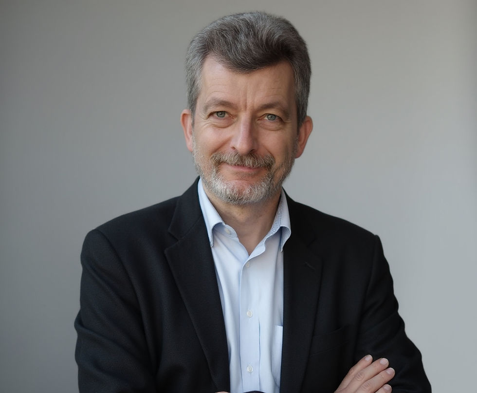11 Volker Schneider_edited.jpg