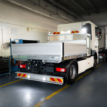 LKW-Aufbau Sattelschlepper, integrierte Ballastierung, Abschleppdienst, Fahrzeugbergung, Dillier Technik, Meyer Krea-Tech 