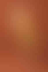 Mujer con vestido de alquiler corto (mini dress) marca SILVIA TCHERASSI