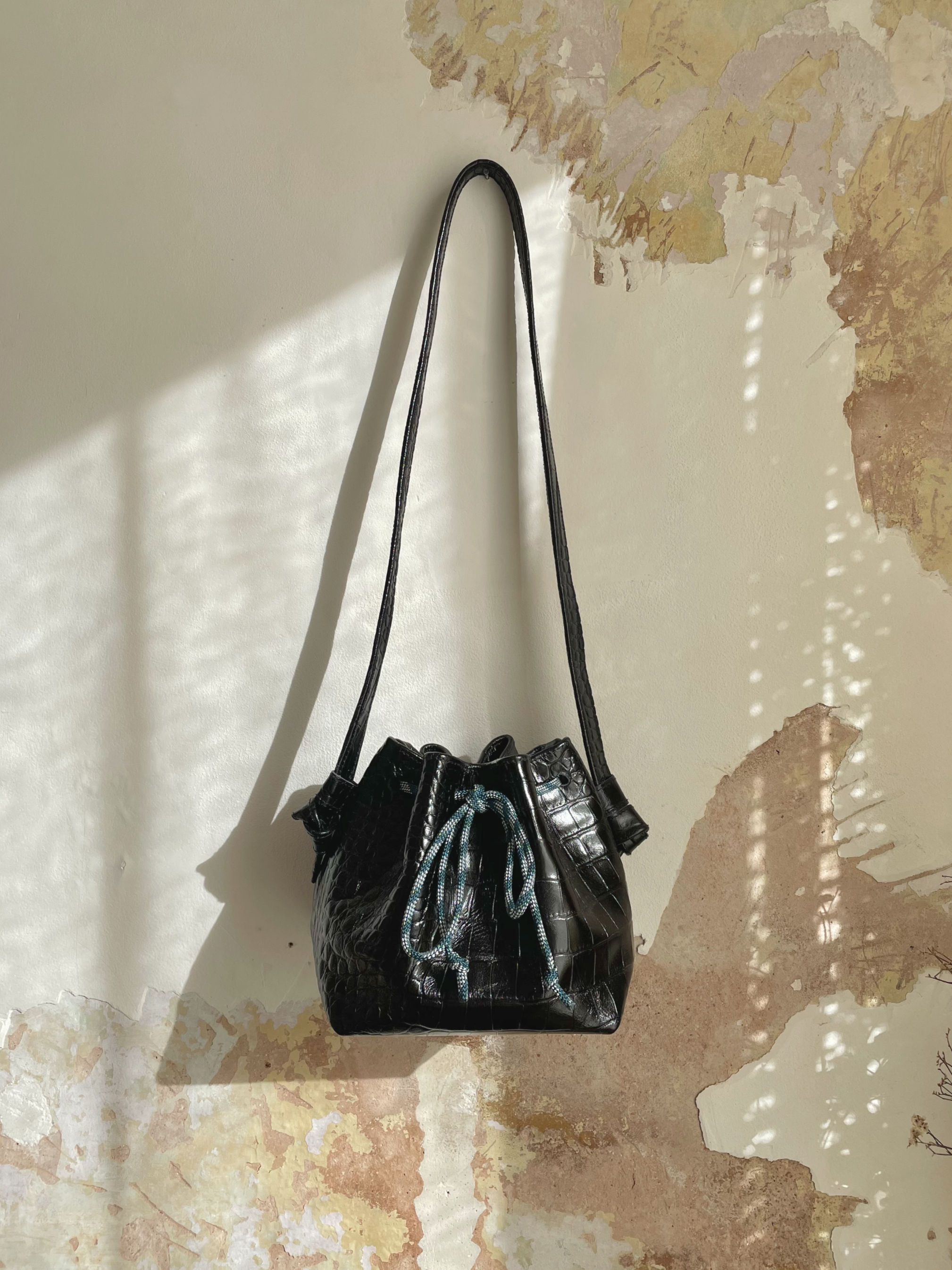 Giselle Mini - cuir effet croco Noir