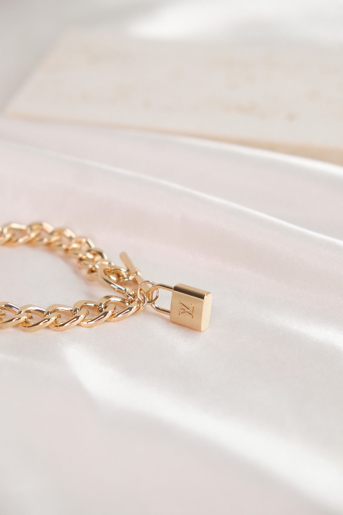 𝗟𝗩 𝗚𝗼𝗹𝗱 𝗣𝗮𝗱𝗹𝗼𝗰𝗸 𝗧0 𝗕𝗿𝗮𝗰𝗲𝗹𝗲𝘁