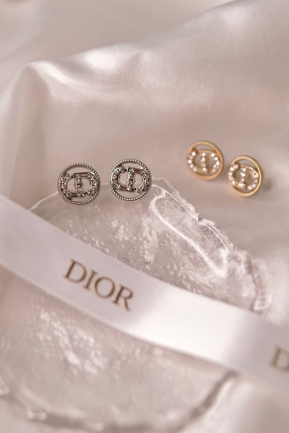 ๐๐ถ๐ผ๐ฟ ๐๐ ๐ฅ๐ต๐ถ๐ป๐ฒ๐๐๐ผ๐ป๐ฒ ๐๐ฎ๐ฟ๐ฟ๐ถ๐ป๐ด๐