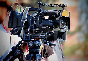 cinematographer-2808321_1280.jpg