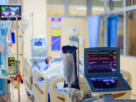 Idosa, vítima de AVC, consegue internamento em UTI