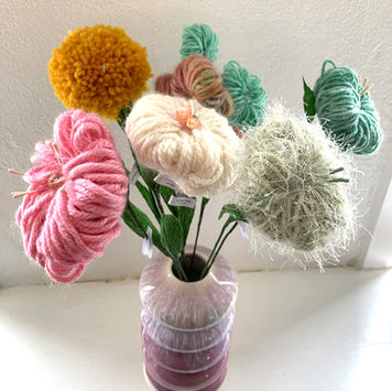 Garnblomster i dejlige farver. Buketten der aldrig visner.