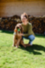 Birgit Kropik mit ihrem Hund