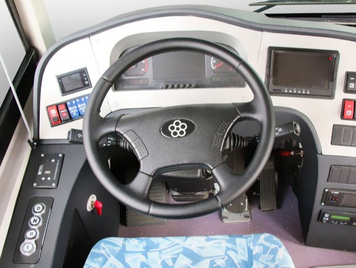 サムネイル： 6m Mini Bus