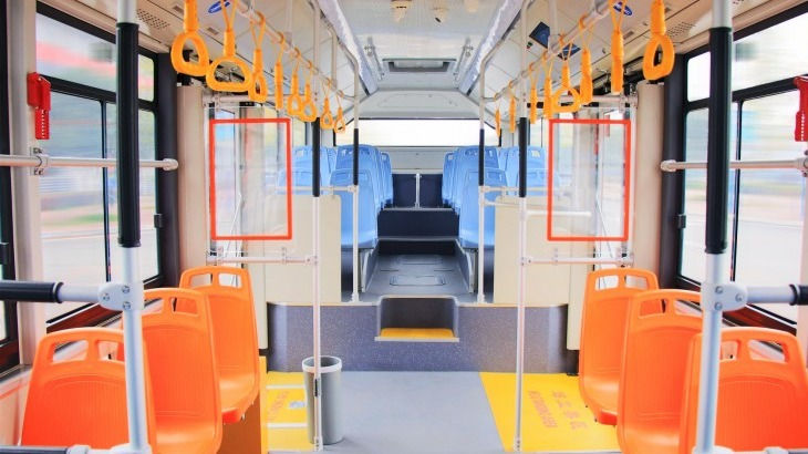 サムネイル： 12m Running Horse Bus