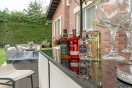 Manchester House Retreat — property photo 10