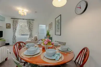 Three Peak Central Cottage — property photo 3