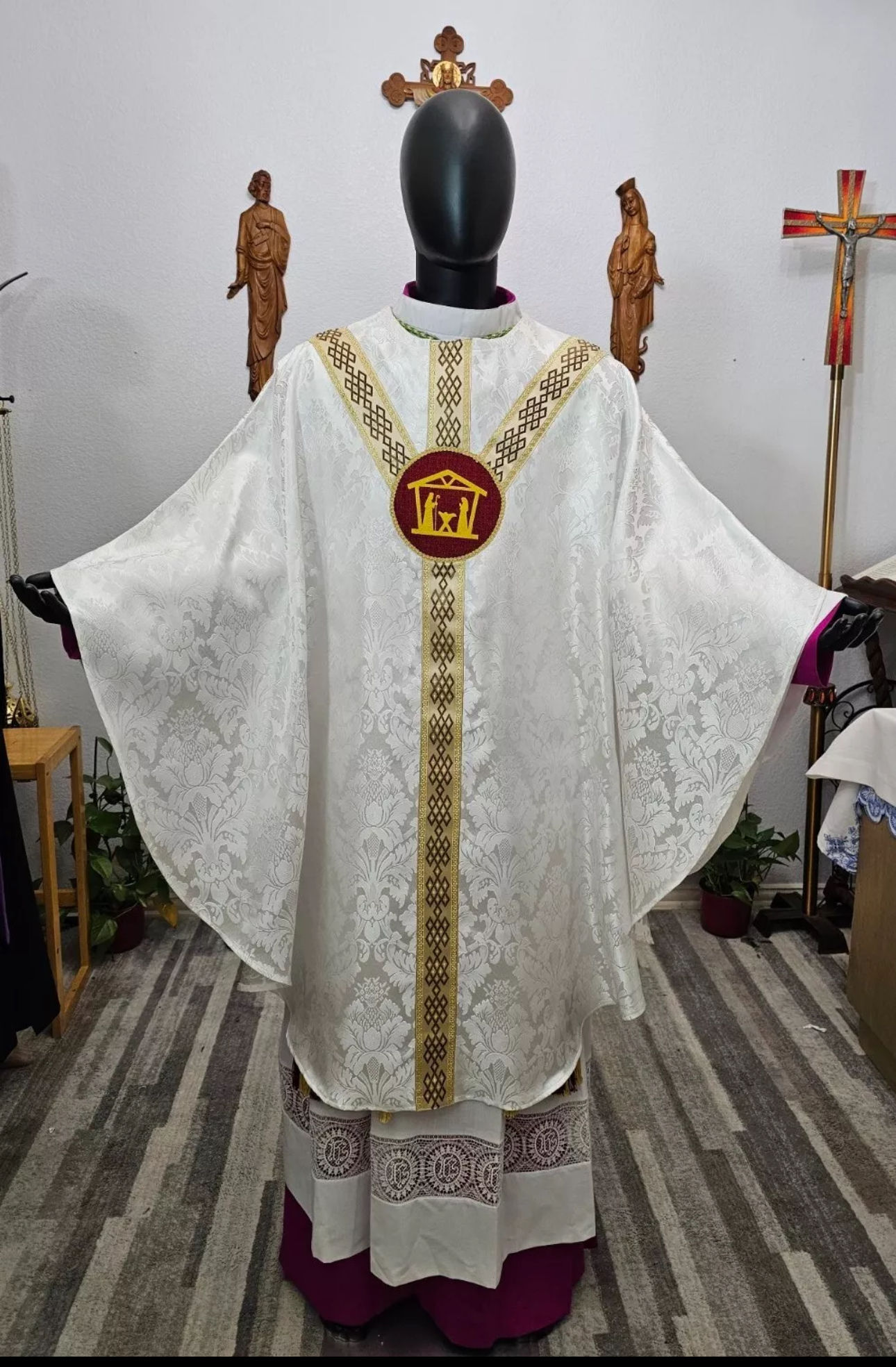 White Gothic Chasuble + Stole (Nativity of the Lord)
