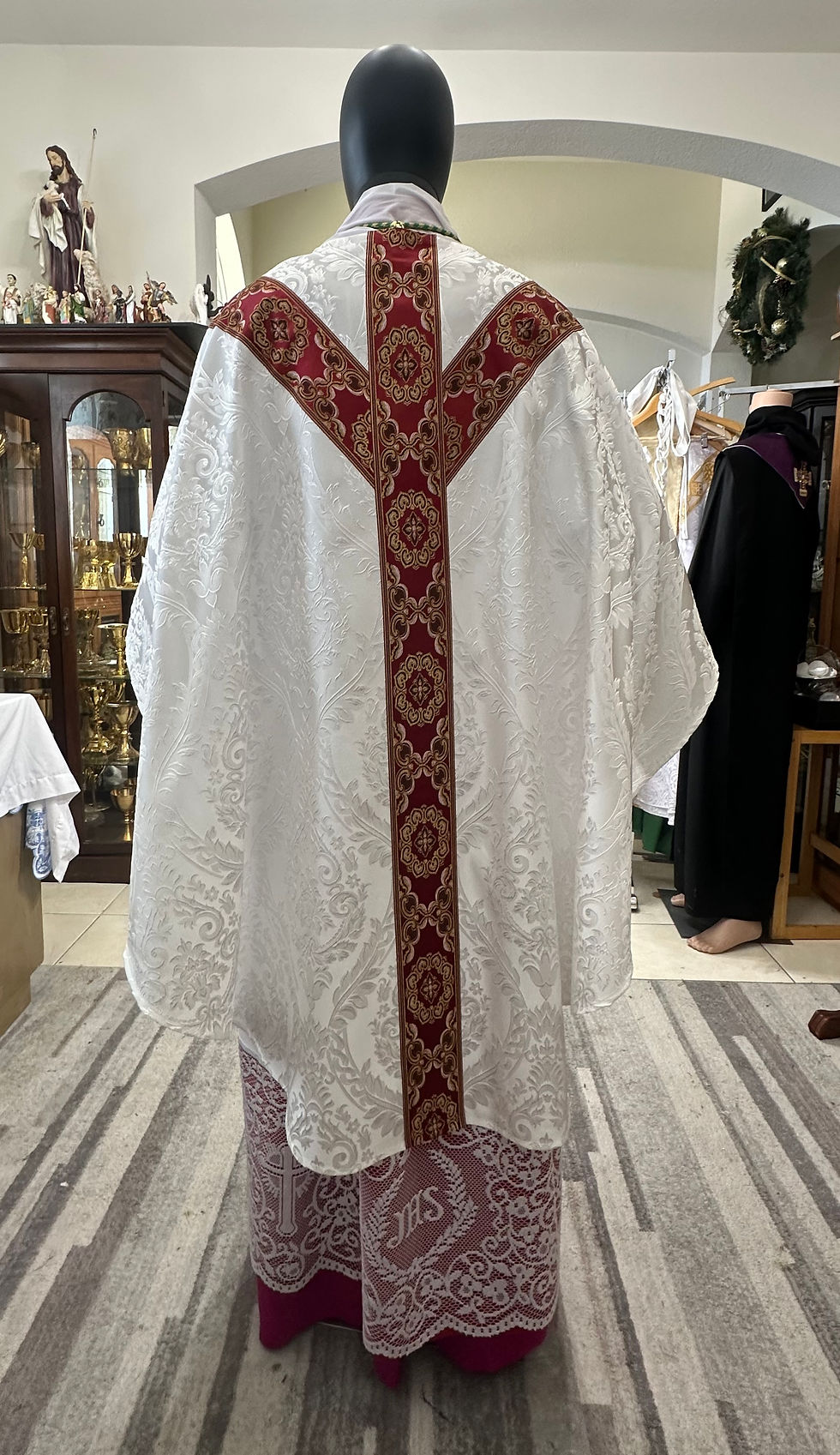 Thumbnail: White Gothic Chasuble + Stole
