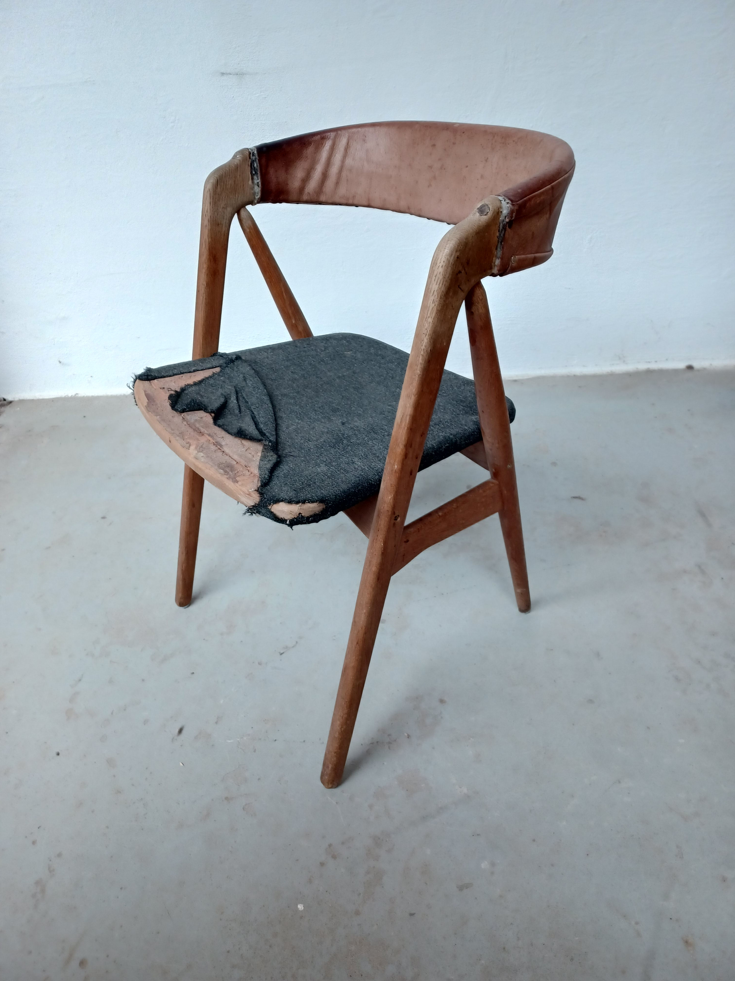 Restaureringsprojekt - Johannes Andersen Stol i Eg