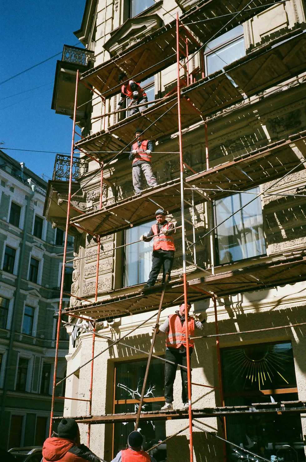 people working on a construction site.jpg