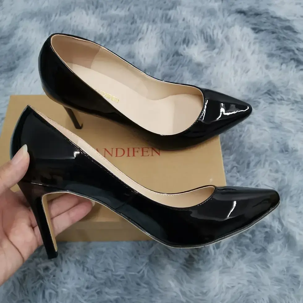 Thumbnail: Classic Stiletto Pump 9cm — Pointed Toe