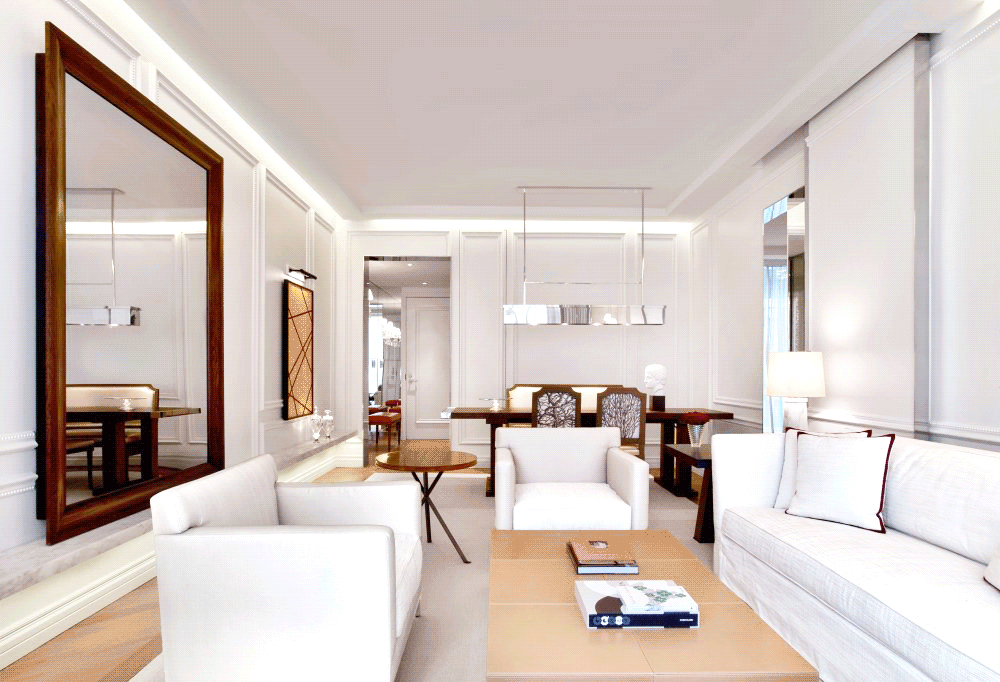 baccarat-nyc-mirror-TV-display.gif