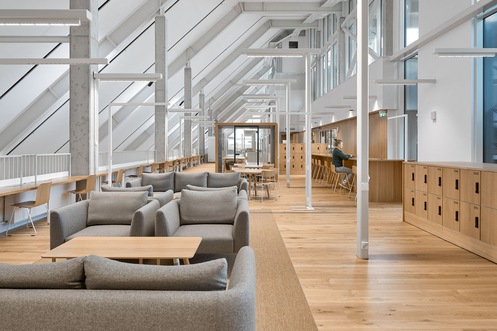 Kalusteiden kuvaus, XAMK Kotkan Kampuksella.