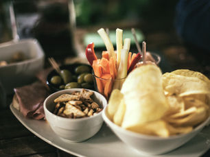 Responsable de restaurant ou de commerce alimentaire qui vérifie ses obligations d’hygiène