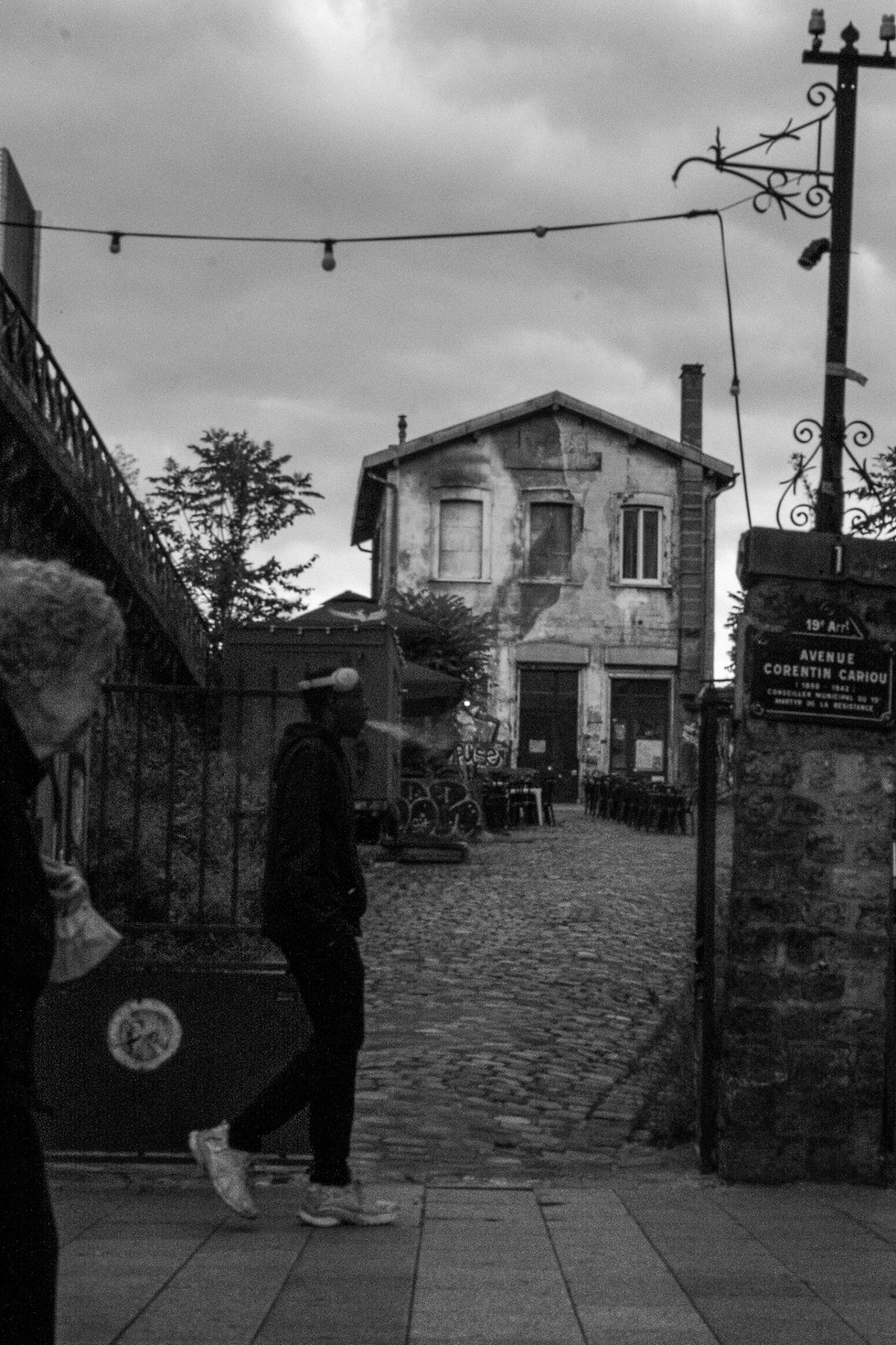 Street photo from Paris by Daniel Cardoso