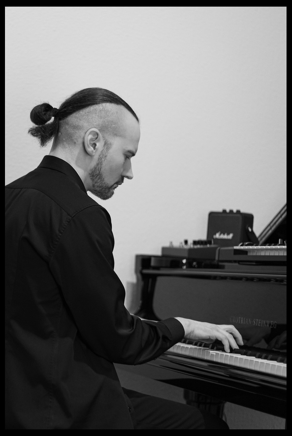 Portrait of musician Winfried Strauss