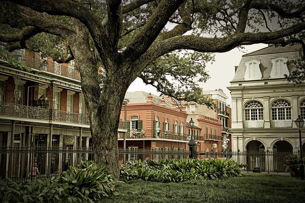 french-quarter-557458_1280.jpg