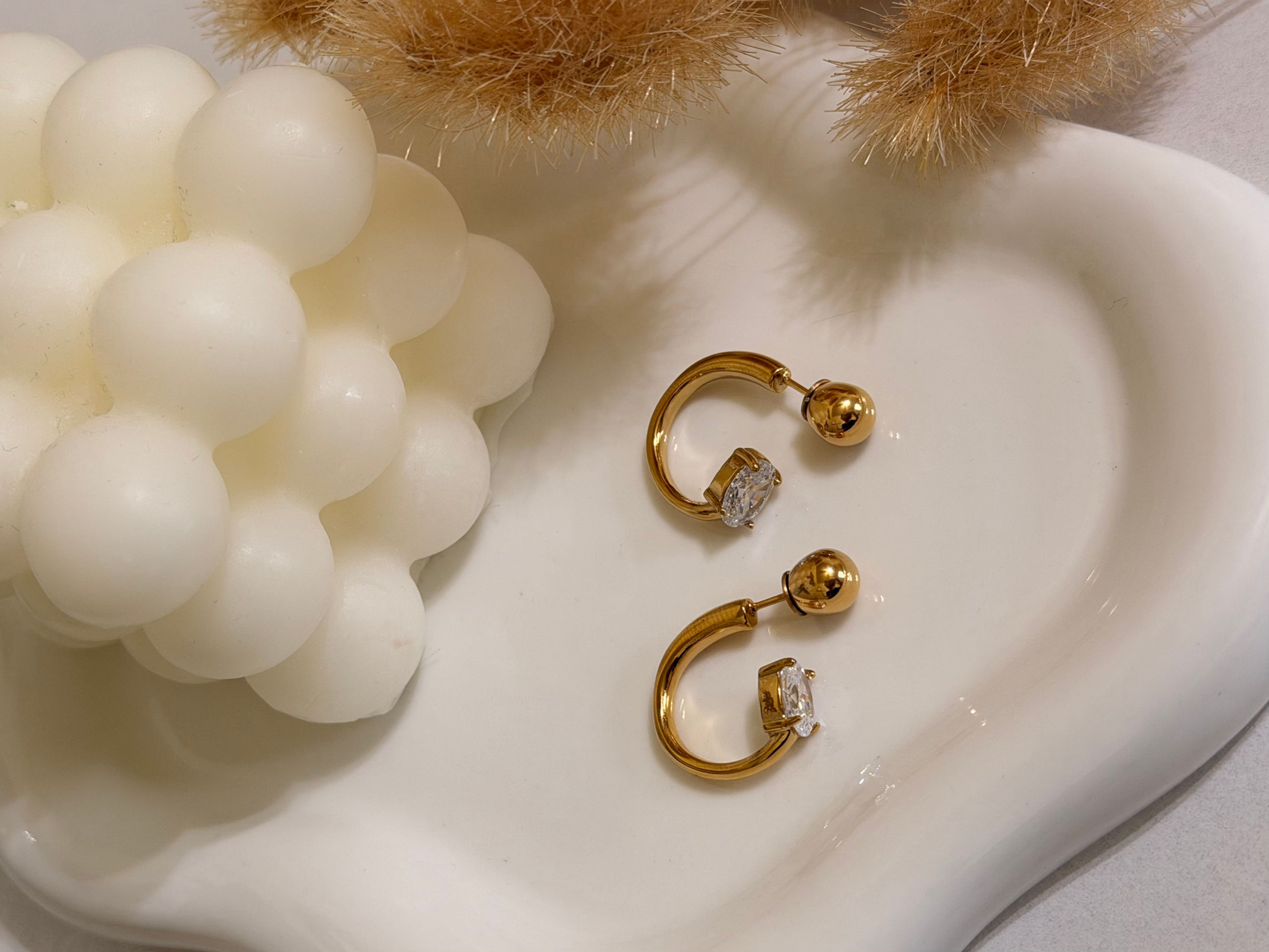 Avery Earrings Oval Zircon