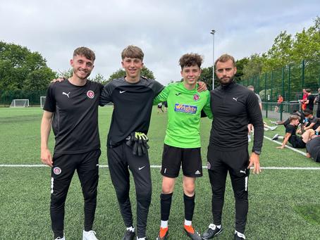 Young goalkeepers train with the first team