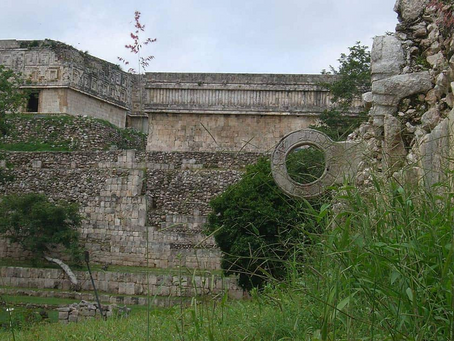 Descubrieron uno de los juegos de pelota más antiguos del país en Oaxaca.