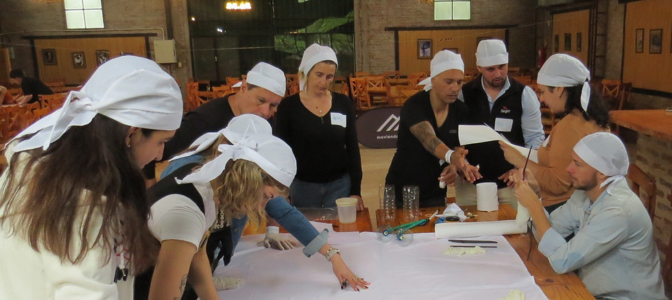 Equipo haciendo actividad