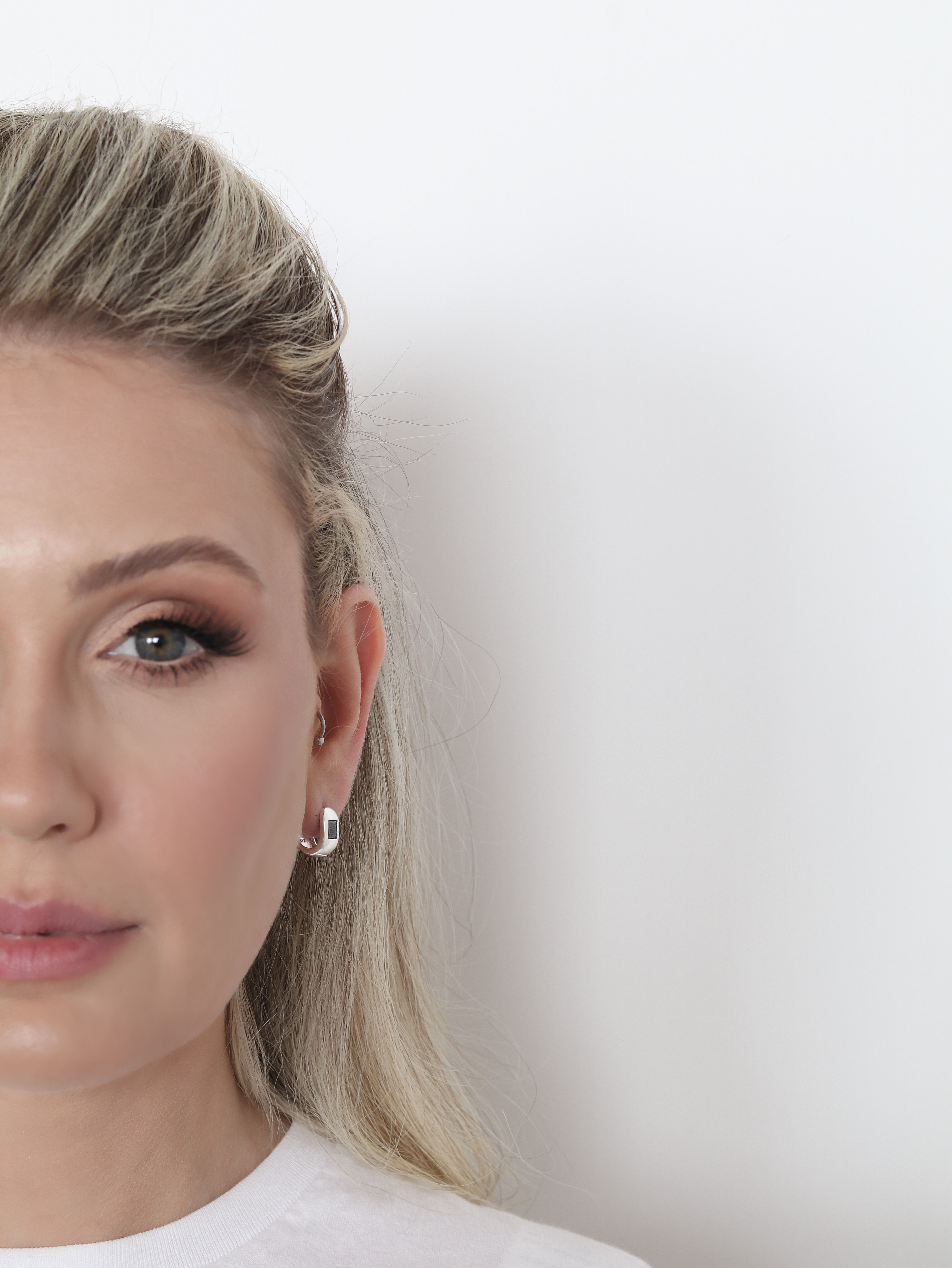 זוג עגילי חישוק אובלי כסף 925 אבן שחורה-אזל המלאי