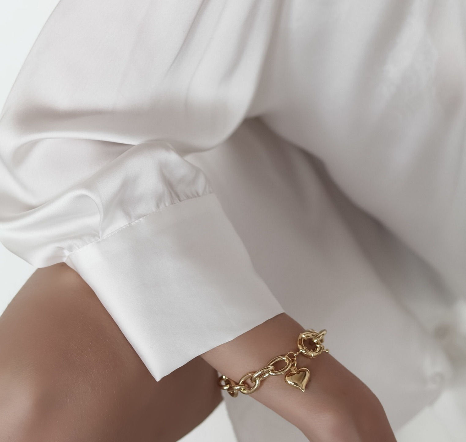 צמיד זהב תליון לב נפוח