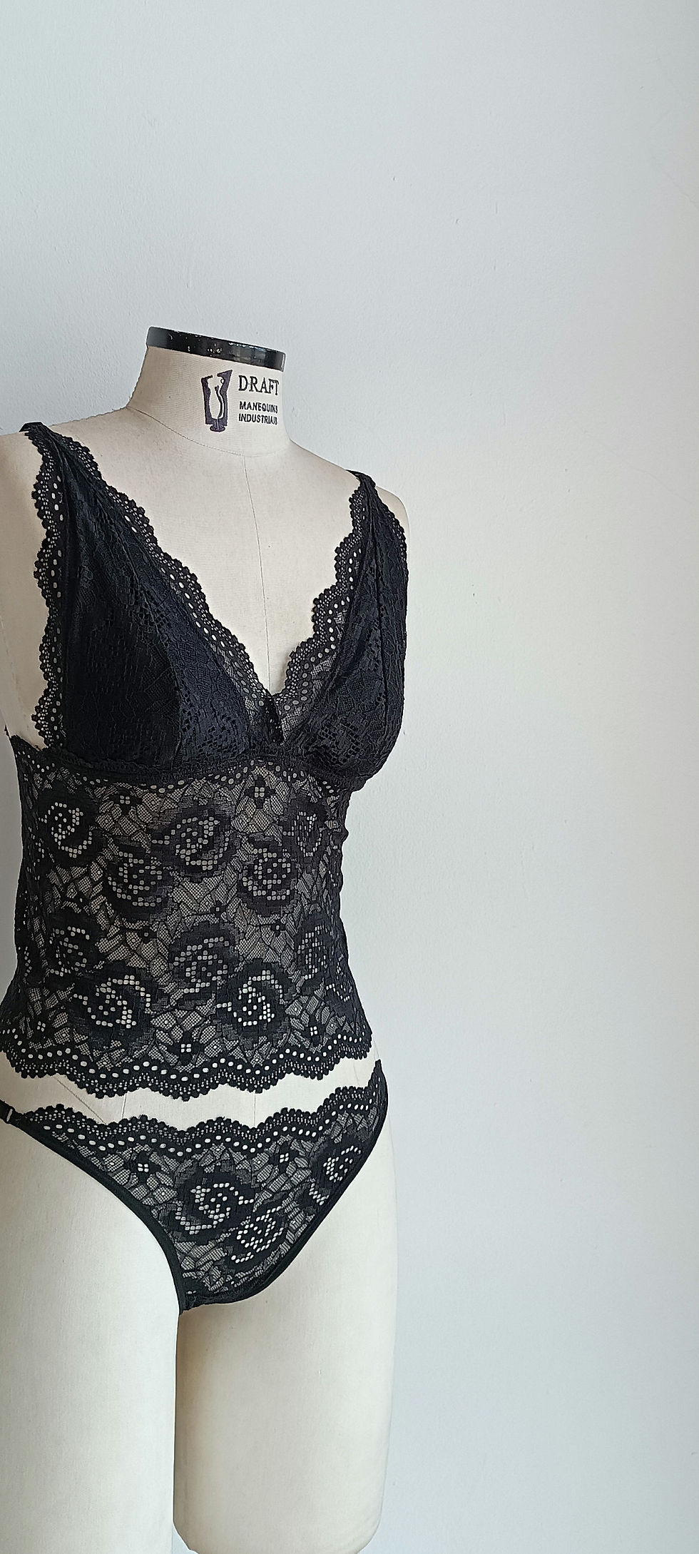 Miniatura: Conjunto Plenitude Preto Ponto Cruz